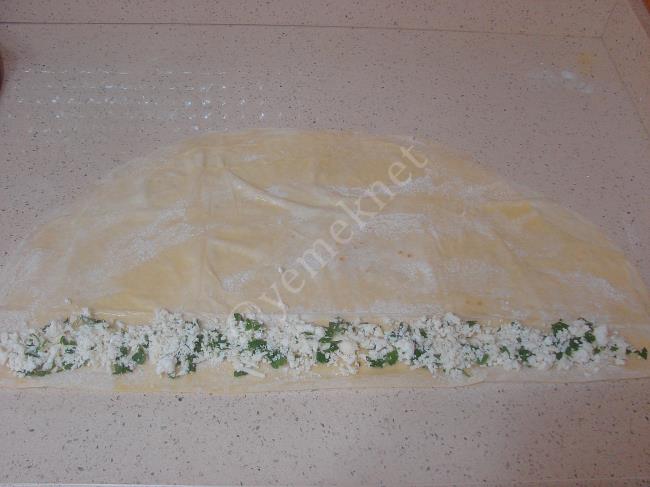Hazır Yufkadan Çıtır Börek - Yapılışı (7/16) 