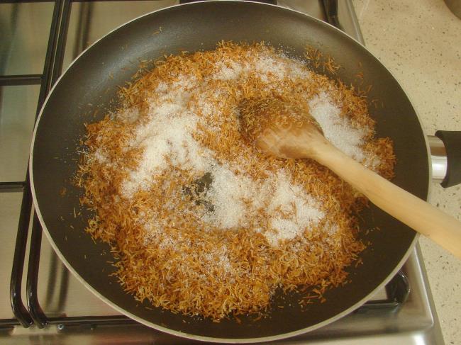 Kadayıflı Muhallebi Tatlısı - Yapılışı (7/16) 