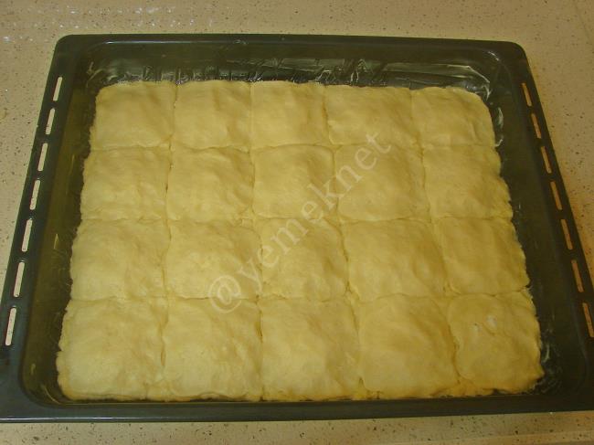 Mayasız Tepsi Poğaçası - Yapılışı (12/20) 