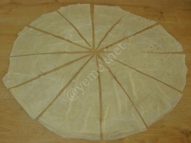 Patatesli Börek - Yapılışı (9/20) 