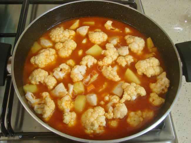 Tavuklu Karnabahar Yemeği - Yapılışı (9/12) 