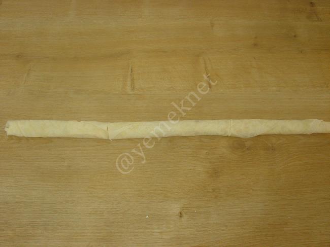 Tepsi Böreği - Yapılışı (6/16) 