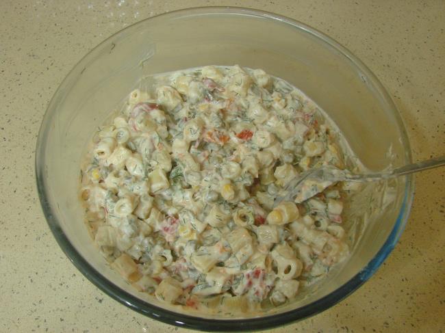 Yoğurtlu Makarna Salatası - Yapılışı (8/12) 