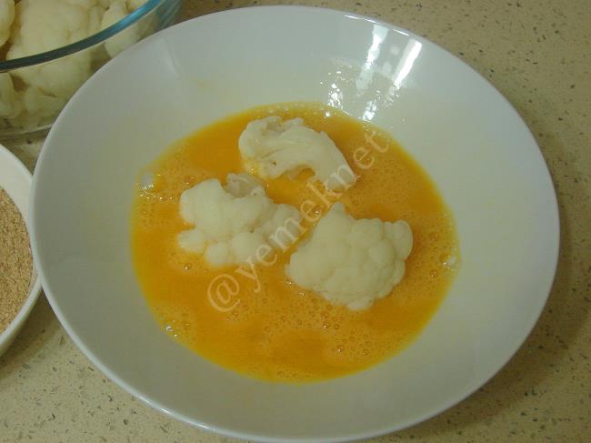 Galeta Unlu Karnabahar Kızartması - Yapılışı (3/8) 