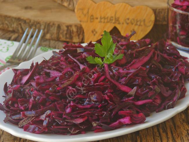 10 Dakika da Hazır, Çok Pratik : Lokanta Usulü Mor Lahana Salatası
