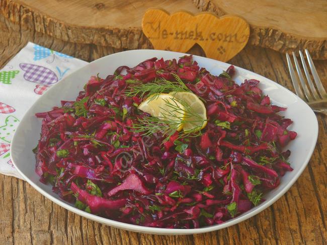 Turşu Tadında, Nefis Bir Salata : Mor Lahana Salatası