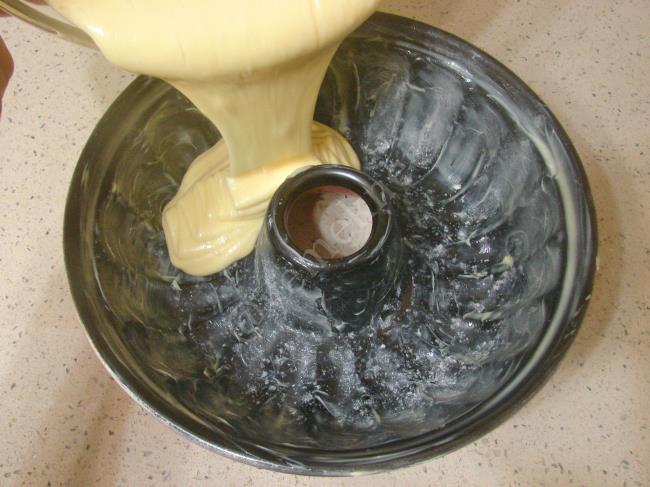 Nişastalı Kek - Yapılışı (6/12) 