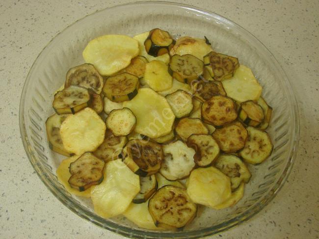 Patlıcanlı Patatesli Musakka - Yapılışı (11/16) 