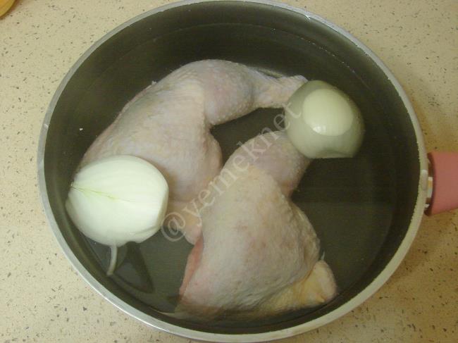 Terbiyeli Tavuk Çorbası - Yapılışı (2/12) 