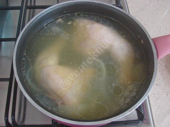 Terbiyeli Tavuk Çorbası - Yapılışı (3/12) 