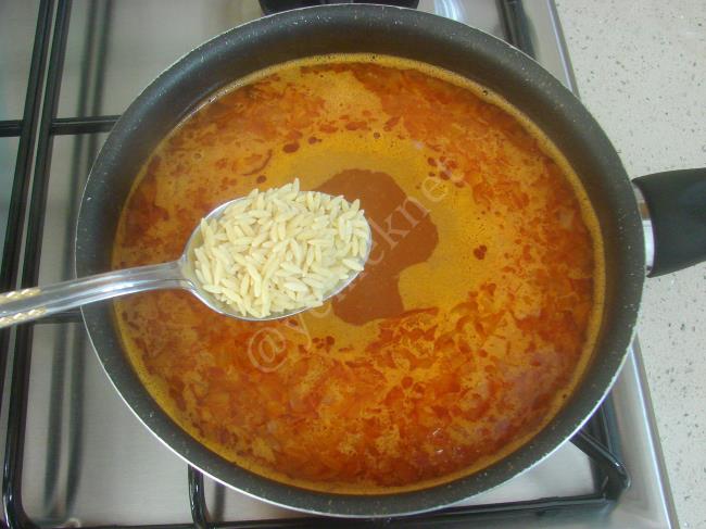 Arpa Şehriyeli Yeşil Mercimek Çorbası - Yapılışı (6/12) 