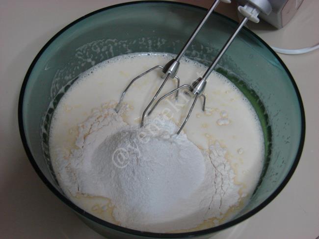 Havuçlu Tarçınlı Cevizli Kek - Yapılışı (4/16) 