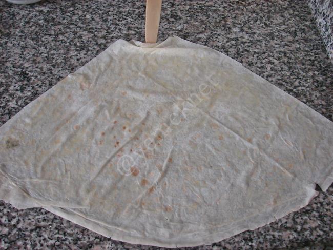 Midye Börek - Yapılışı (5/16) 