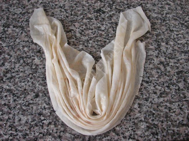 Midye Börek - Yapılışı (8/16) 