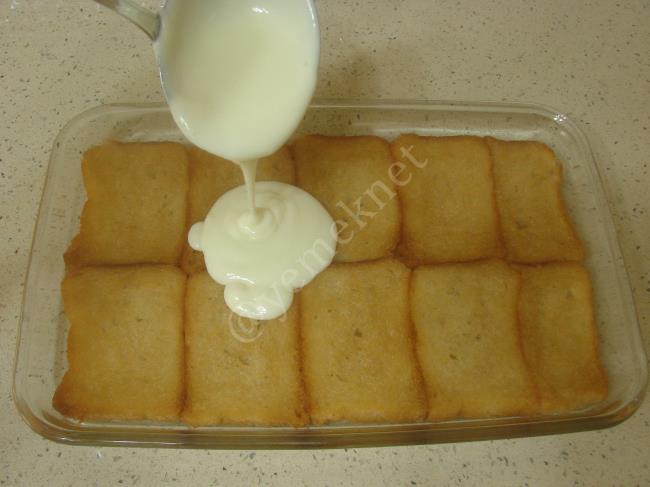 Muhallebili Etimek Tatlısı - Yapılışı (8/12) 