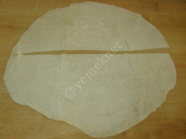 Peynirli Börek - Yapılışı (3/16) 