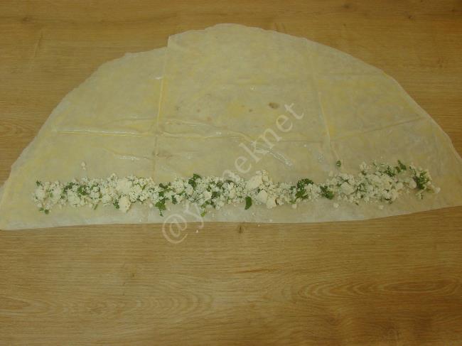 Peynirli Börek - Yapılışı (5/16) 