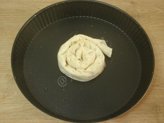 Peynirli Börek - Yapılışı (8/16) 