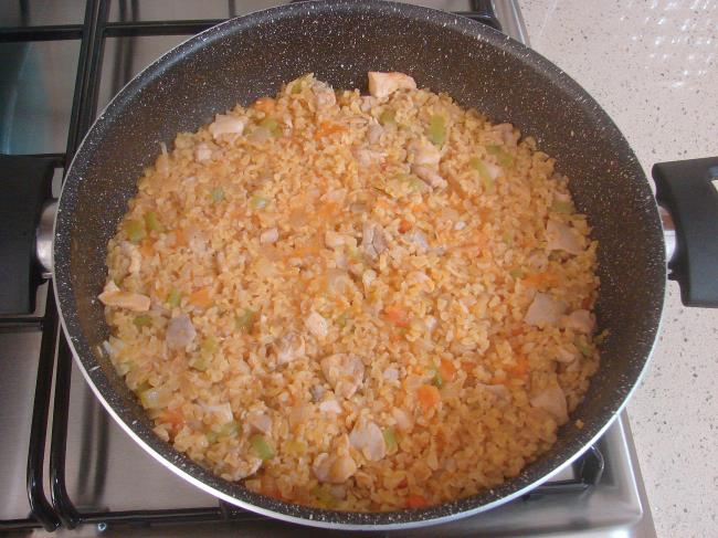 Tavuklu Bulgur Pilavı - Yapılışı (8/12) 
