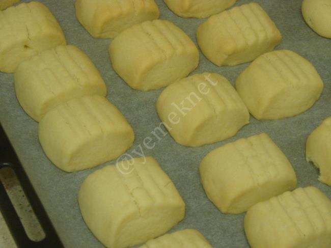 Ağızda Dağılan Un Kurabiyesi - Yapılışı (11/16) 