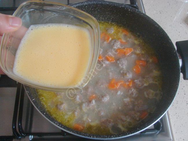 Ekşili Köfte - Yapılışı (11/16) 