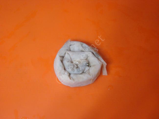 Ispanaklı Gül Böreği - Yapılışı (11/16) 