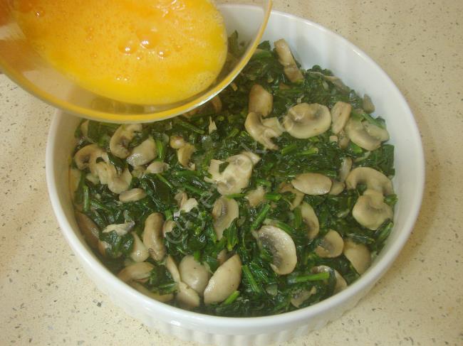 Ispanaklı Mantarlı Yumurta - Yapılışı (8/16) 