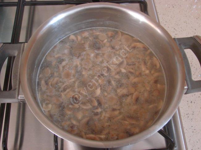 Mantar Çorbası - Yapılışı (7/12) 