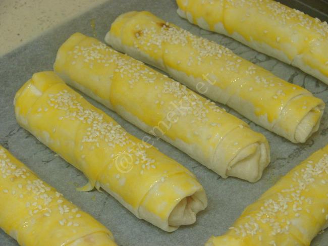 Tavuklu Börek - Yapılışı (9/12) 