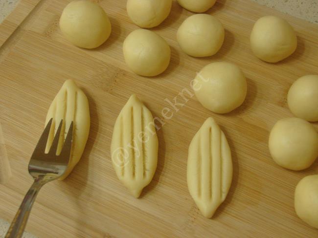 Üç Malzemeli Kurabiye - Yapılışı (7/12) 