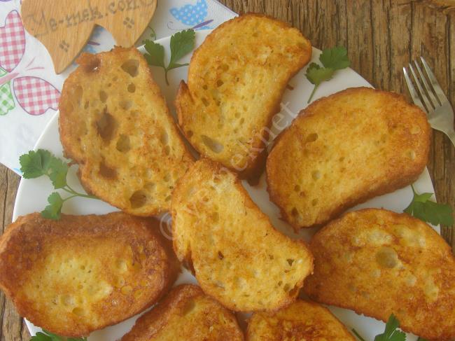 Yumurtalı Ekmek - Yapılışı (9/12) 