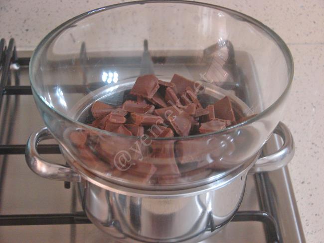 Çikolatalı Pratik Tatlı - Yapılışı (2/16) 