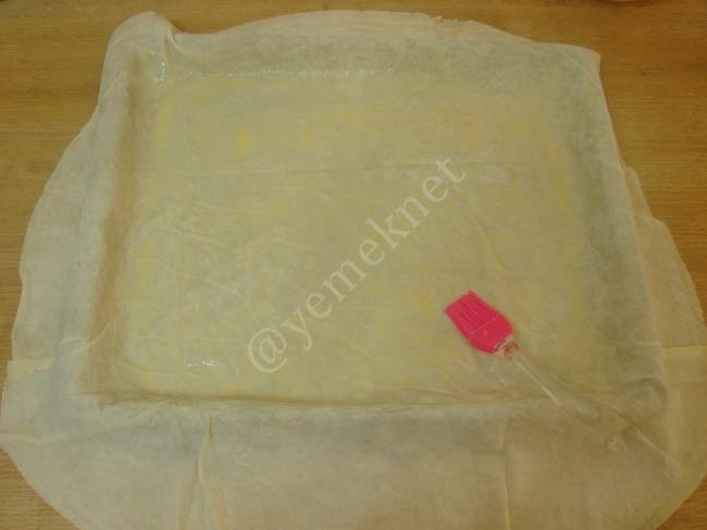 Hazır Yufkadan Kıymalı Börek - Yapılışı (4/16) 