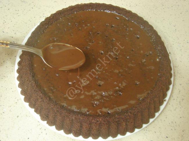 Kolay Yaş Pasta - Yapılışı (12/16) 