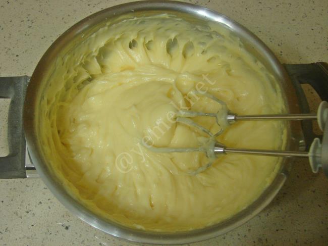 Kolay Yaş Pasta - Yapılışı (5/16) 