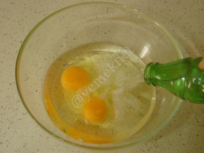 Milföylü Tepsi Böreği - Yapılışı (5/24) 