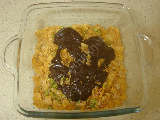 Mısır Gevrekli Tatlı - Yapılışı (6/12) 