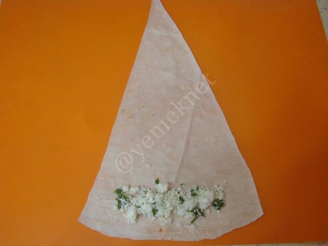 Sigara Böreği - Yapılışı (2/12) 