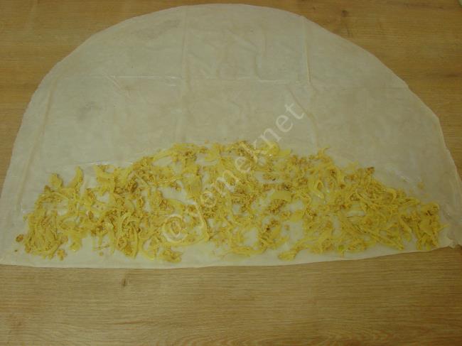 Soğan Böreği - Yapılışı (11/24) 