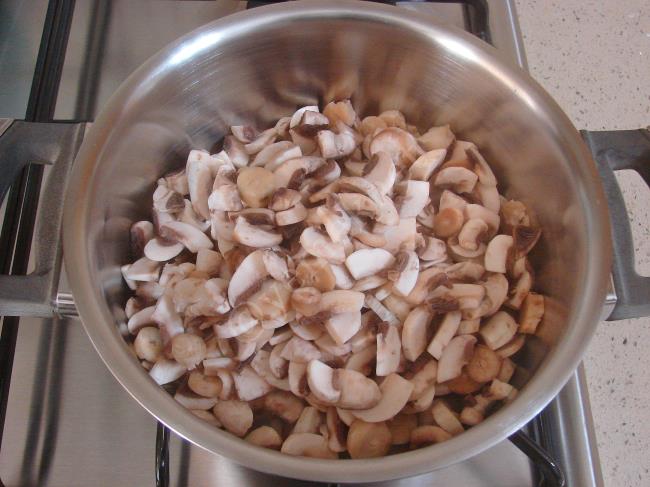 Sütlü Mantar Çorbası - Yapılışı (3/12) 