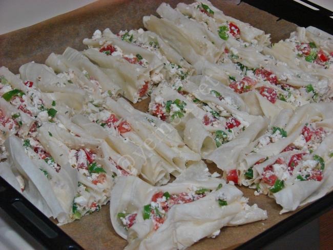 Kırma Börek - Yapılışı (11/16) 