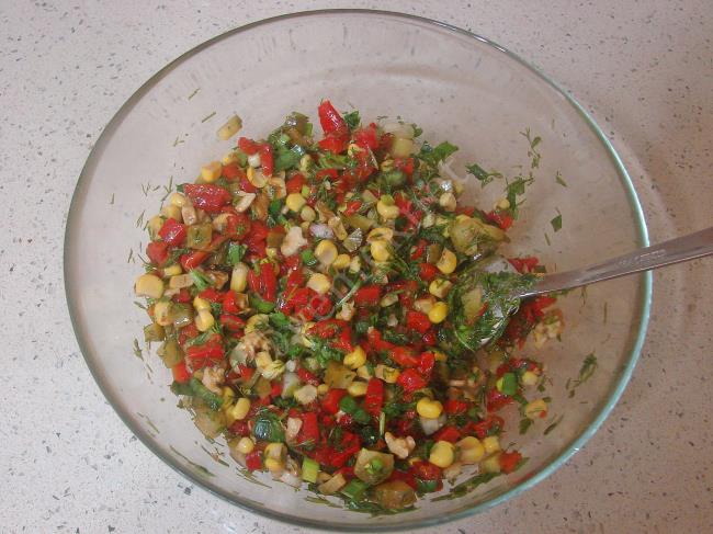 Közlenmiş Kırmızı Biber Salatası - Yapılışı (5/8) 