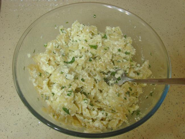 Makarna Böreği - Yapılışı (6/20) 