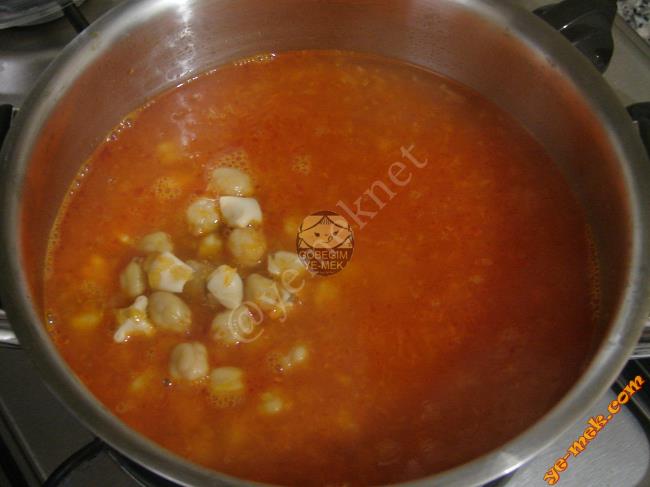 Mantı Çorbası - Yapılışı (4/8) 