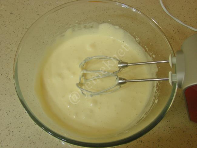 Portakallı Islak Kek - Yapılışı (3/16) 