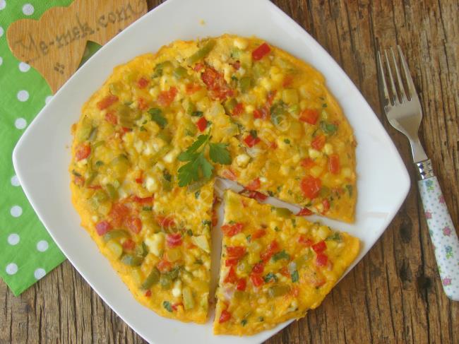 Dolu Dolu Kahvaltı Yapmak İsteyen Bu Tarifi Denesin : Sebzeli Omlet