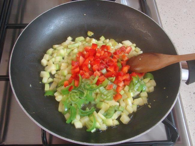 Sebzeli Omlet - Yapılışı (3/12) 