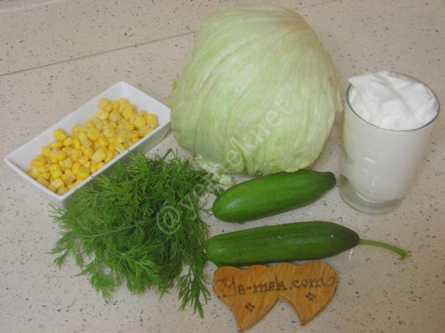 Yoğurtlu Marul Salatası - Yapılışı (1/8) 