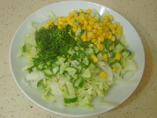 Yoğurtlu Marul Salatası - Yapılışı (3/8) 