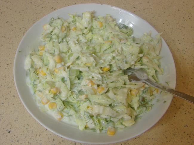 Yoğurtlu Marul Salatası - Yapılışı (5/8) 